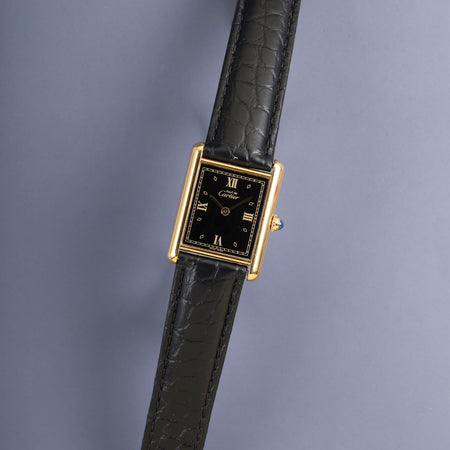 カルティエ マストタンク LM 590005 クォーツ SV925 革 純正Dバックル（GP） ブラック飛びローマン文字盤（SWISS MADE表記）  カルティエブティックにてコンプリートサービス済み