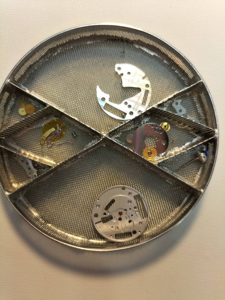 Cartier Must Tank GM (XL) 2414 Quartz Caliber 687 SV925 with genuine leather strap and genuine D-buckle (Stainless steel). Telephone Arabic dial (SWISS MADE inscription). Circa 1999-2003. Overhauled.