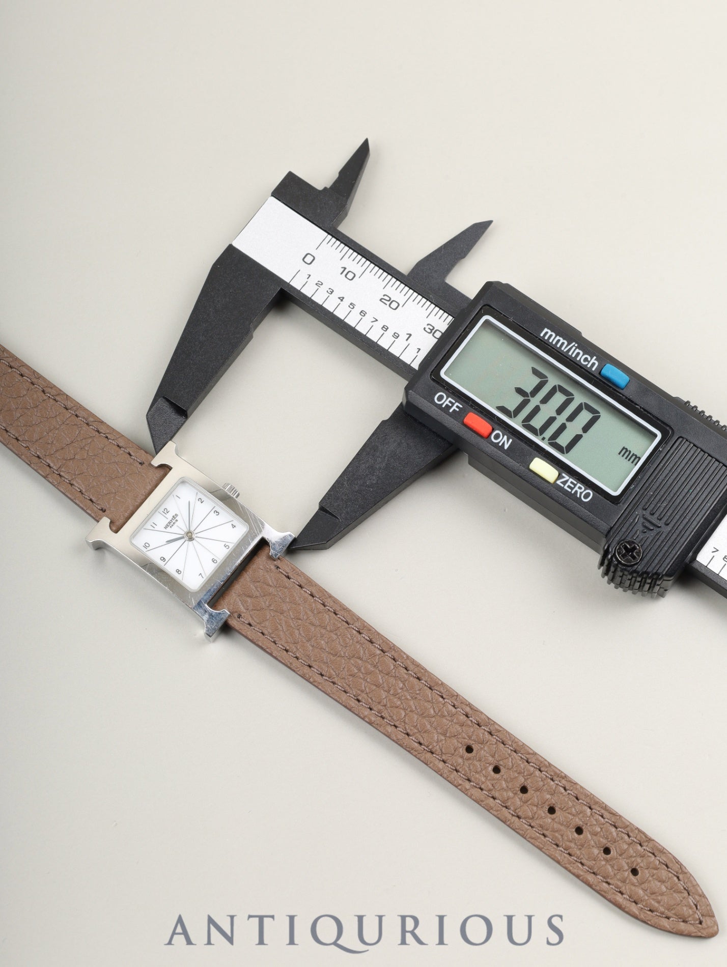 エルメス Hウォッチ HH1.210 クォーツ Cal.- SS 革 純正ピンバックル（SS）ホワイト文字盤  箱 冊子 保証書（2006年）  純正革ベルト（□I刻印：2005年）オーバーホール済み