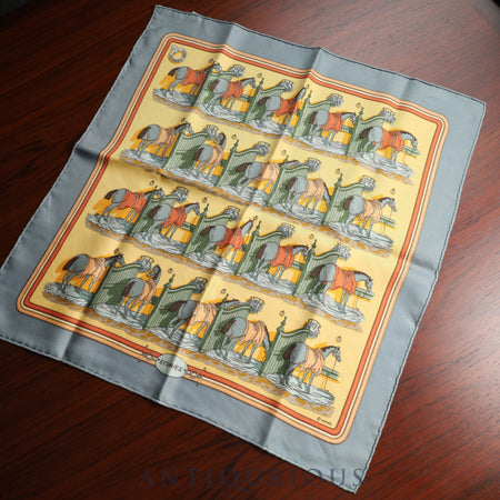 エルメス スカーフ  カレ45 厩舎 SILK100%