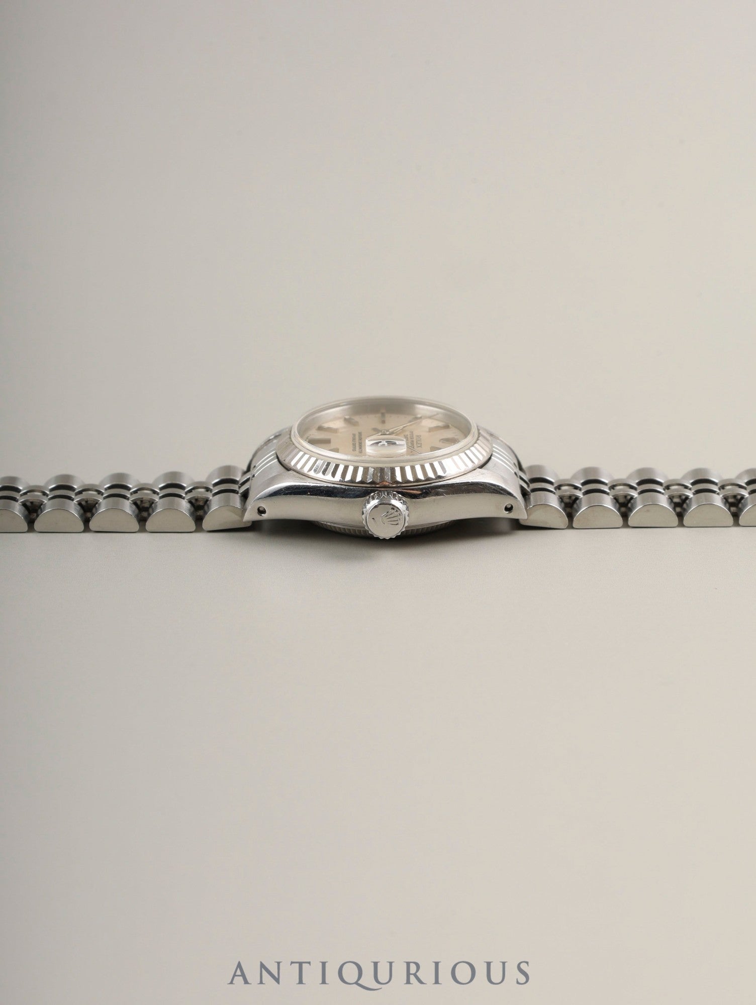 ロレックス デイトジャスト 69174 レディ 自動巻き  Cal.2135 SS/WG SS シルバー文字盤 N番（1991年） オーバーホール済み