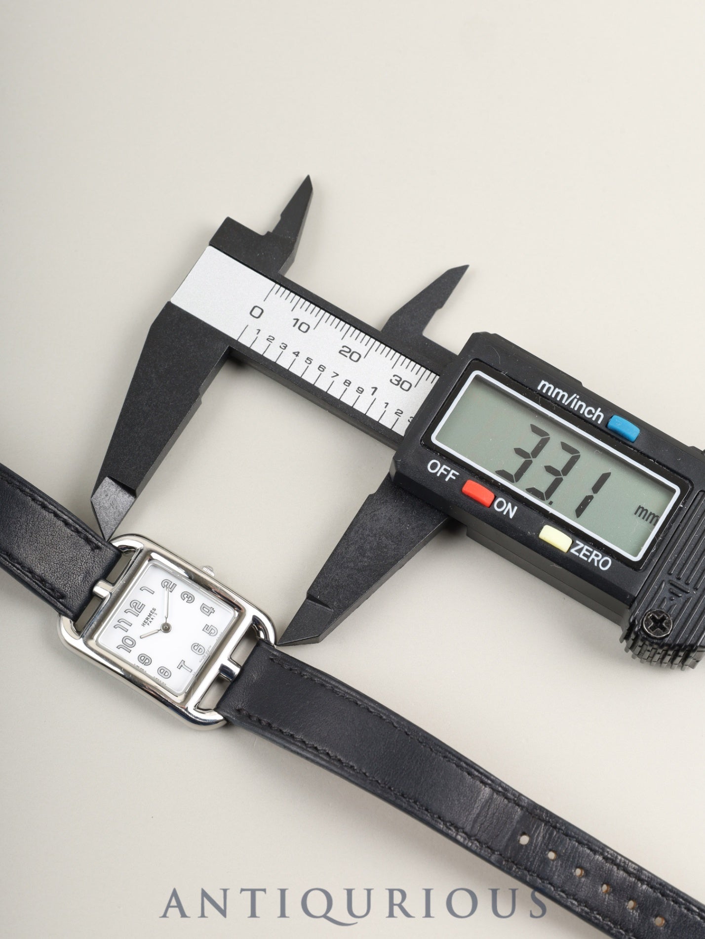 エルメス ケープコッド CC1.210a クォーツ Cal.976.001 SS 純正革ベルト（D刻印：2019年）純正ピンバックル（SS）ホワイトアラビア文字盤 箱 冊子 保証書（個人名記載あり）オーバーホール済み