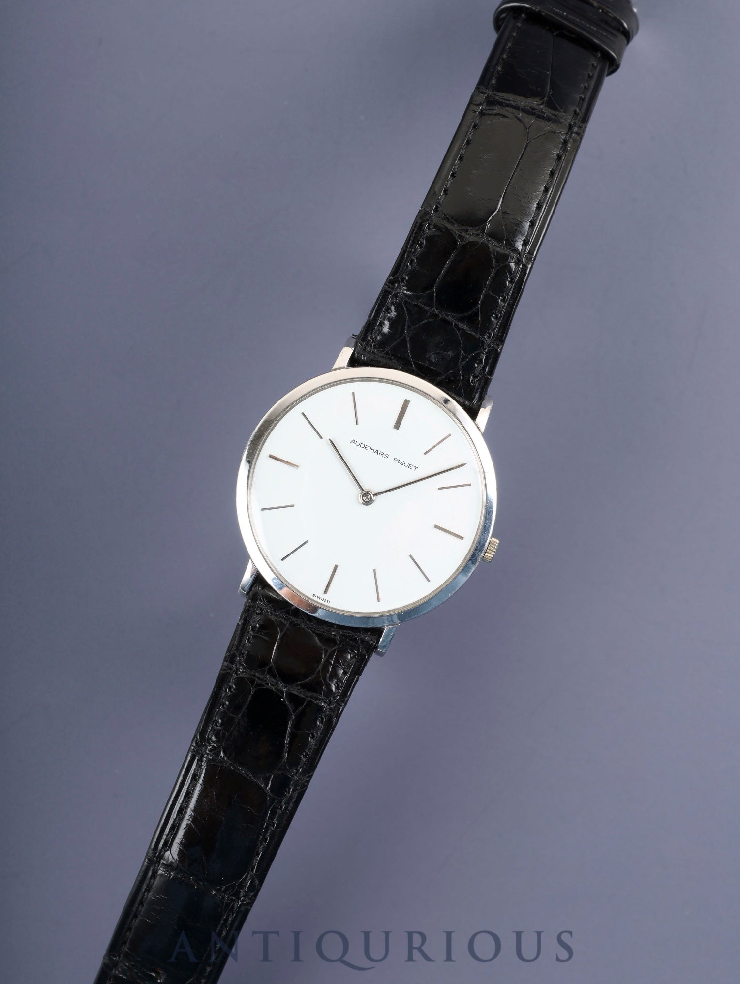 オーデマ・ピゲ エクストラフラット 手巻き Cal.K.2001/1A 750 純正革ベルト（使用感あり）純正尾錠（750）ホワイト文字盤 オーバーホール済み