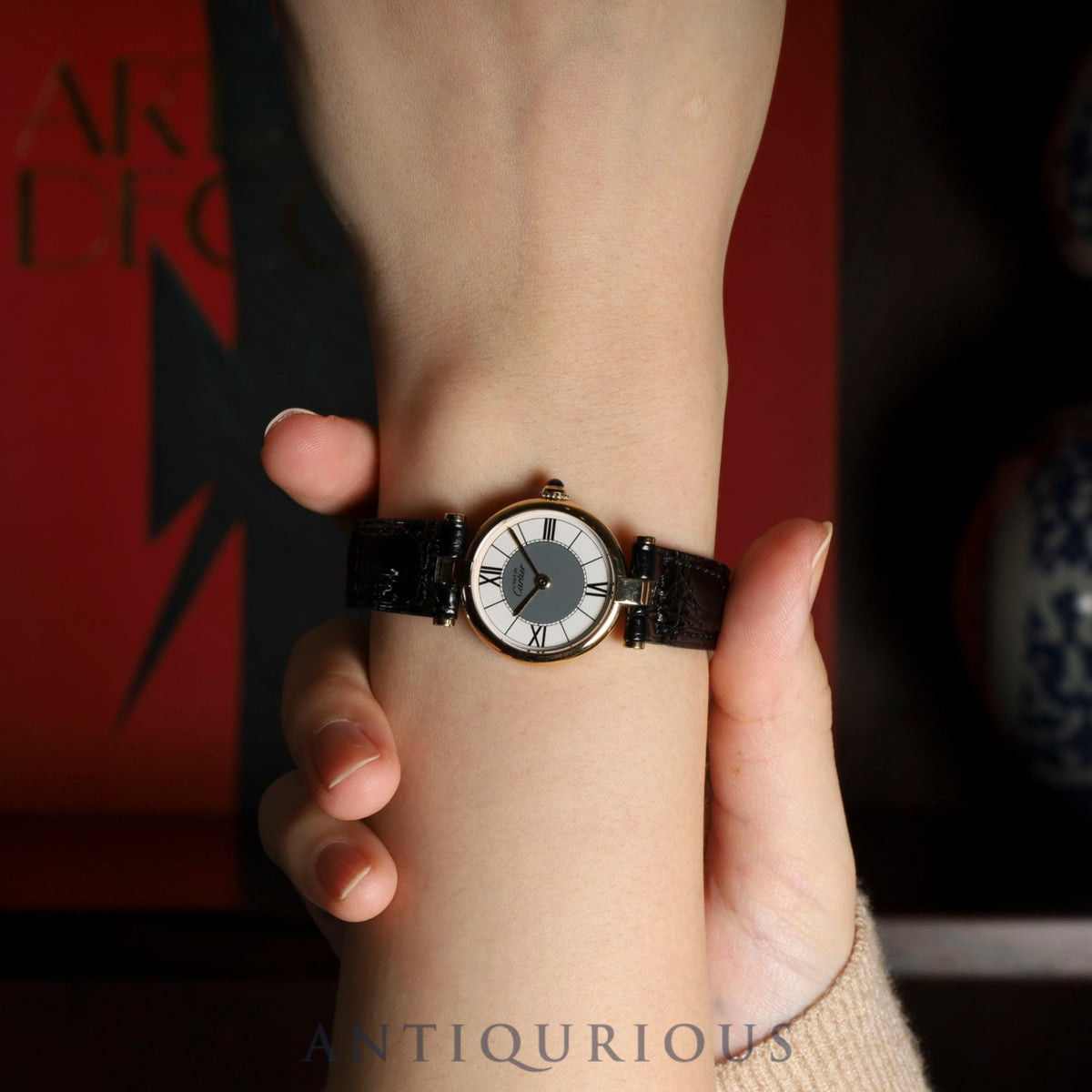 Cartier Must Vendôme VLC SM 590004 Quartz Caliber 90 SV925 with Genuine Leather Strap and Genuine D-Buckle (GP). Roman Dial with Gray Center. Overhauled.