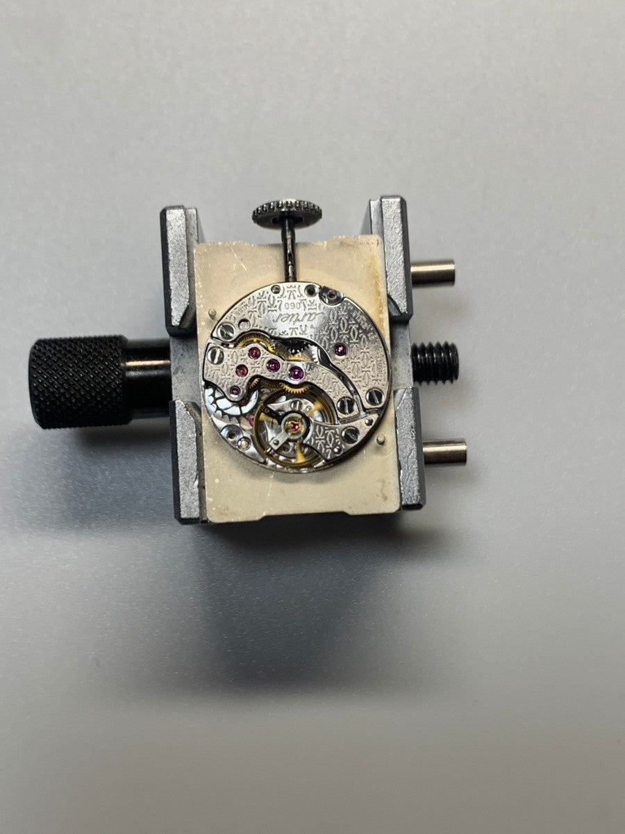カルティエ タンク バスキュラント LM W1011358 / 2390 手巻き Cal.060 SS 革 純正ピンバックル（SS）ホワイトギョーシェローマン文字盤（SWISS表記） 箱 冊子 保証書（1999年）オーバーホール済み