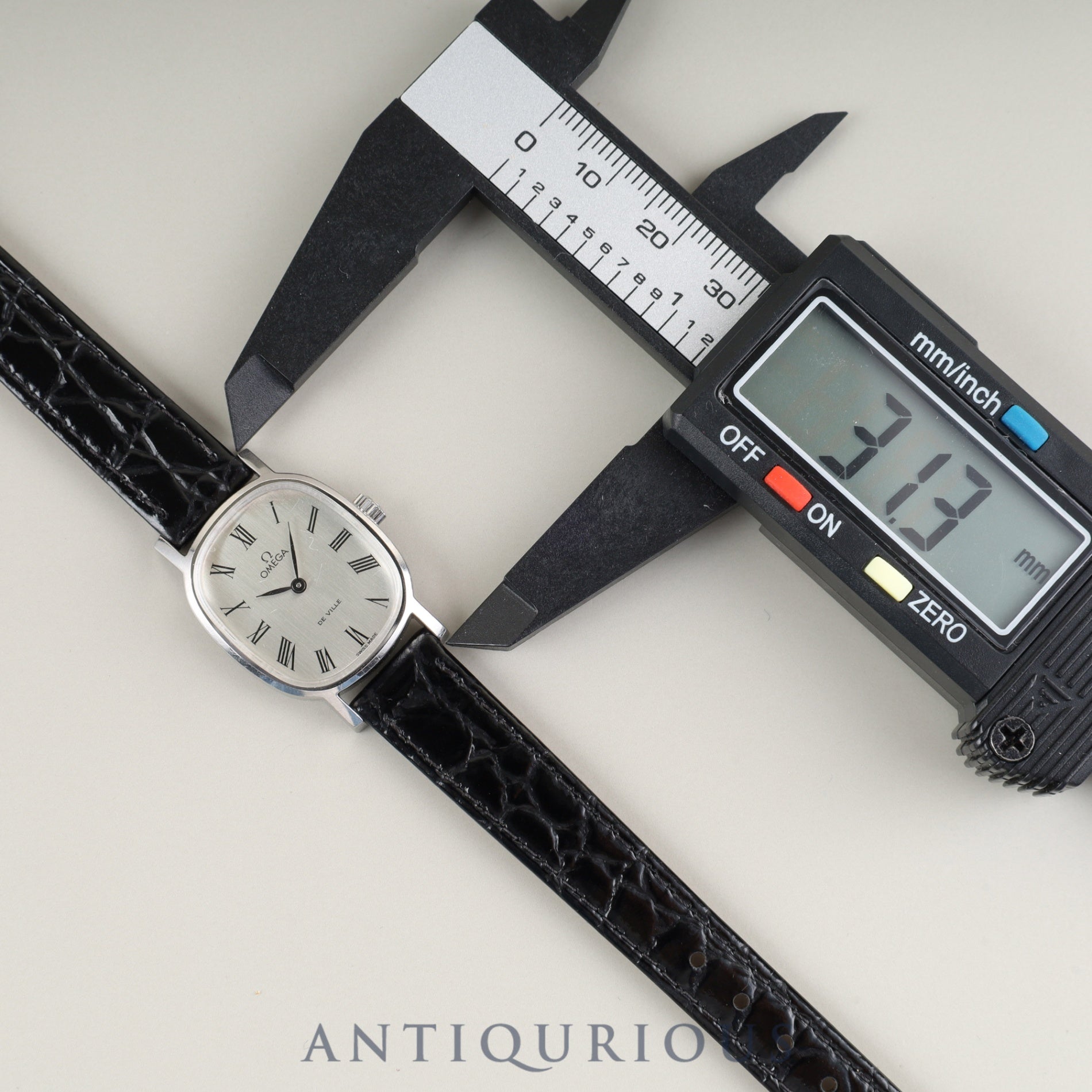 OMEGA 手巻き　正確稼働　オニキスリュウズ　裏蓋シール　純正尾錠・ベルト・箱 OMEGA 手巻き 正確稼働 オニキスリュウズ 裏蓋シール 純正尾錠