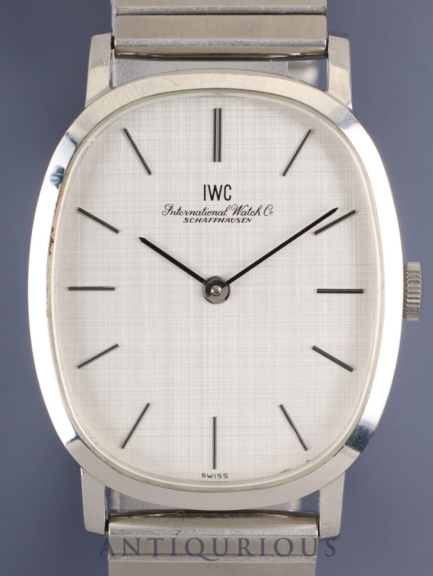 IWC オールドインター 2586 手巻き Cal.- SS SS シルバーリネン文字盤（SWISS表記）箱 タグ オーバーホール済み
