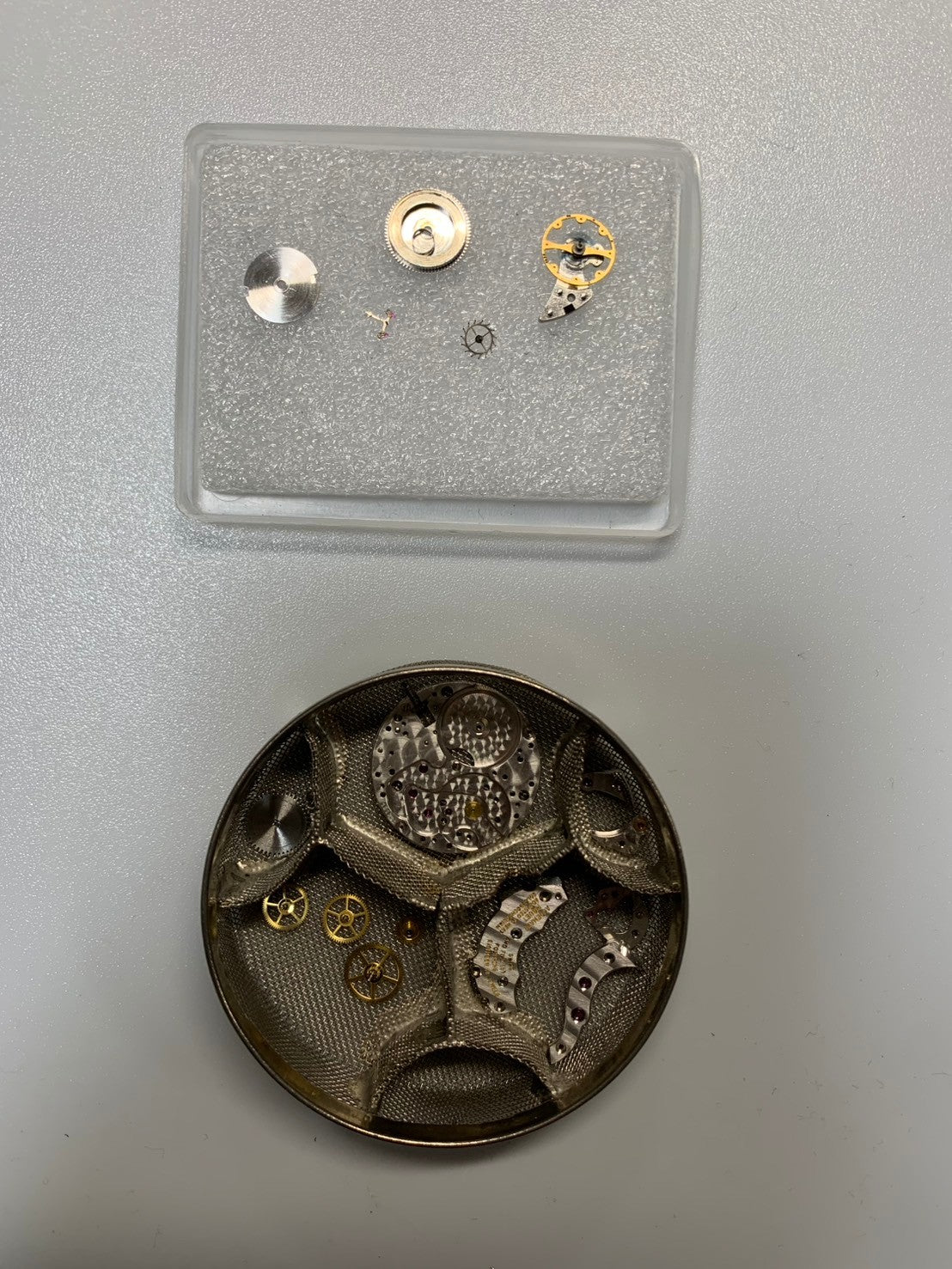 オーデマ・ピゲ スクエアケース 5410 手巻 Cal.2001/1A 750WG 革 純正ピンバックル（750WG）ネイビー文字盤 ケース 保証書（1976年）オーバーホール済み