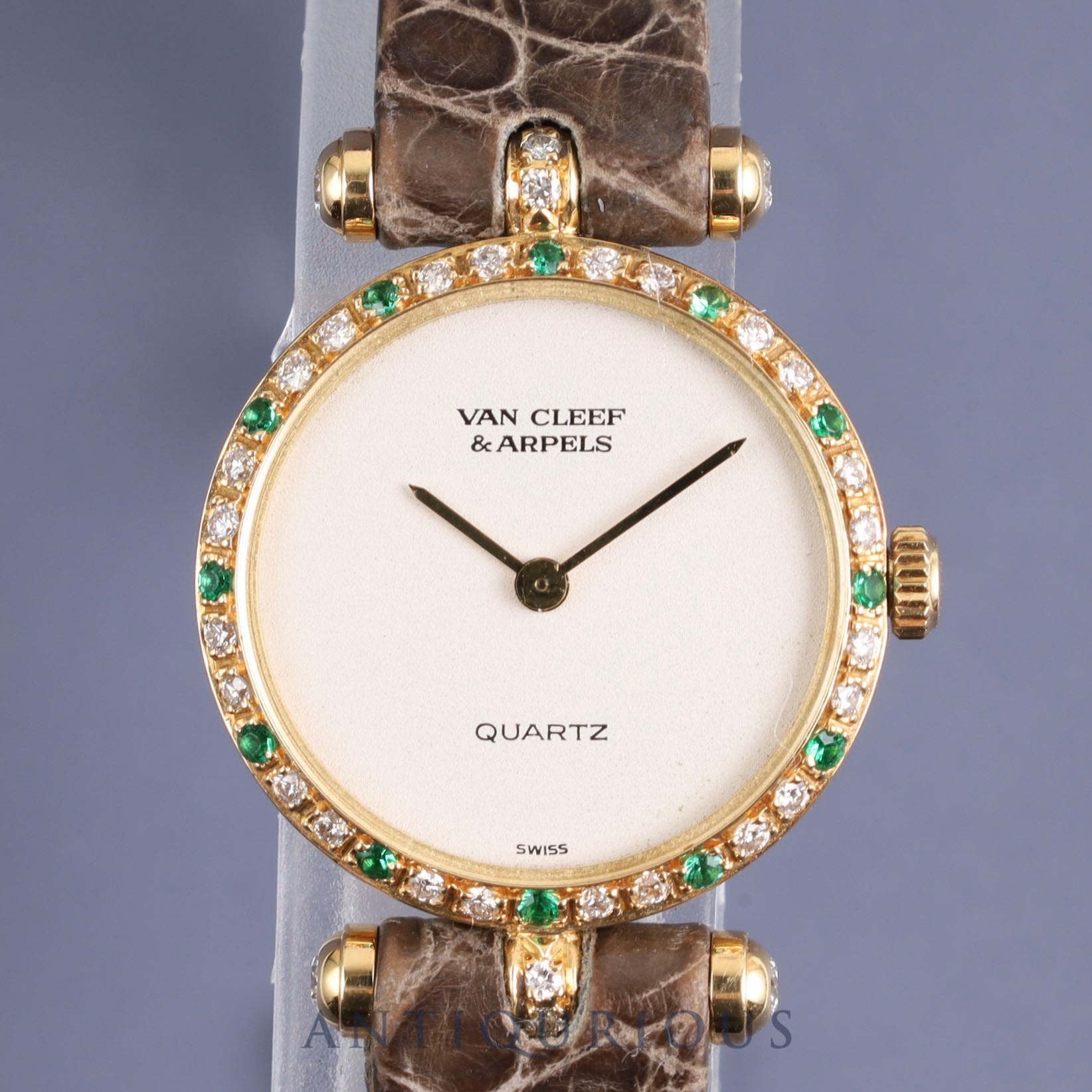 Van Cleef &amp; Arpels Round 18901B1 Diamond Emerald Quartz YG Genuine Leather Strap Genuine Buckle (YG) Ivory Dial Overhauled