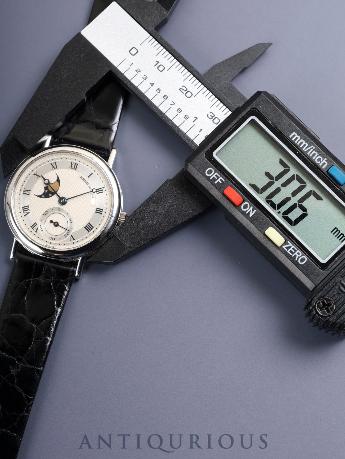 Breguet Crackle Moonphase 3280BB, manual winding, Cal. 818/4, 750WG, leather strap, original pin buckle (750WG), silver Roman numeral dial, box, recently overhauled.