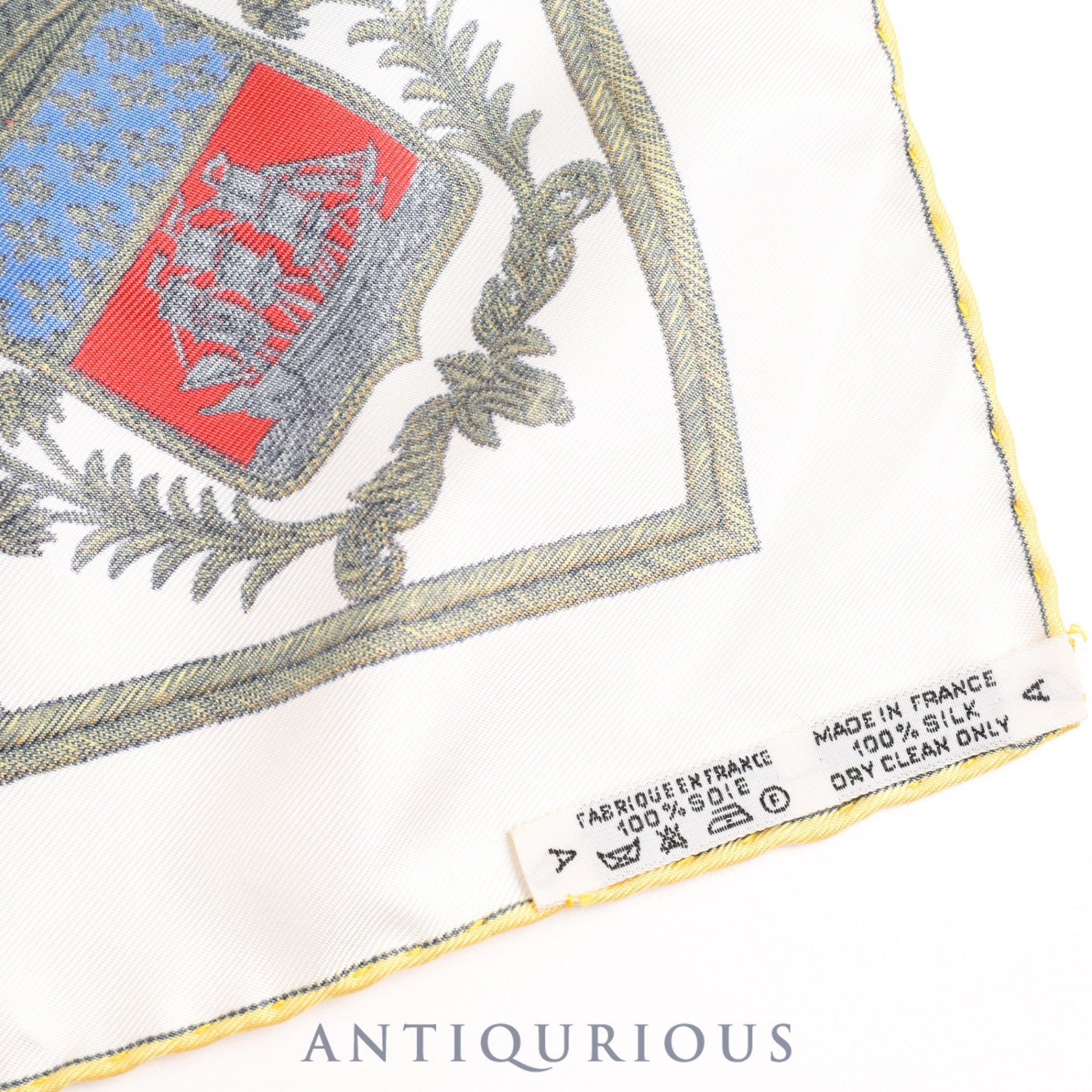 Hermes scarf Carré 45 Paris coat of arms A weapon that will never sink, even if it floats 100% SILK