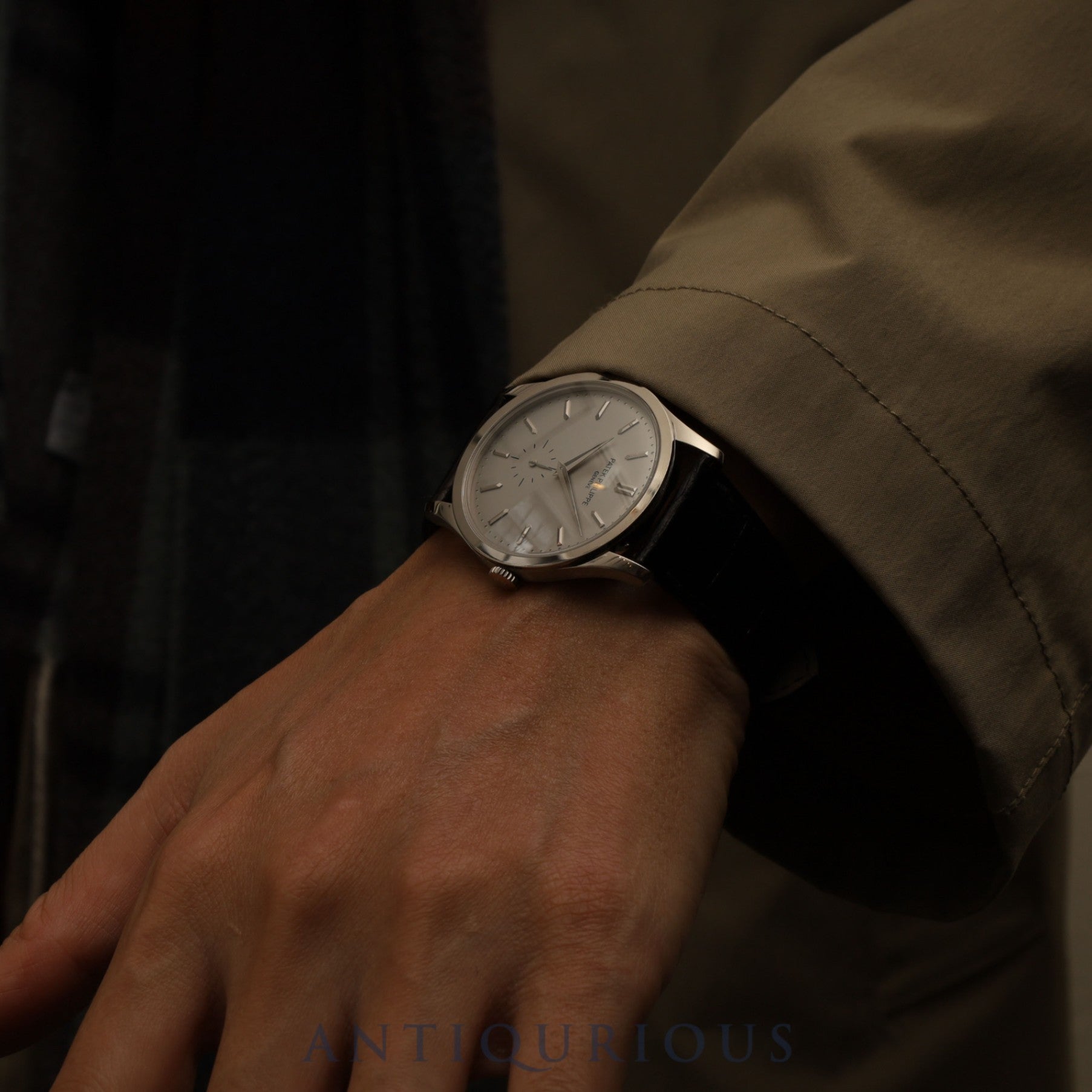 パテック・フィリップ カラトラバ 5196Gー001 手巻き Cal.215PS 750 純正革ベルト 純正尾錠（750）シルバー文字盤 ケース 冊子 保証書（2015年）オーバーホール済み