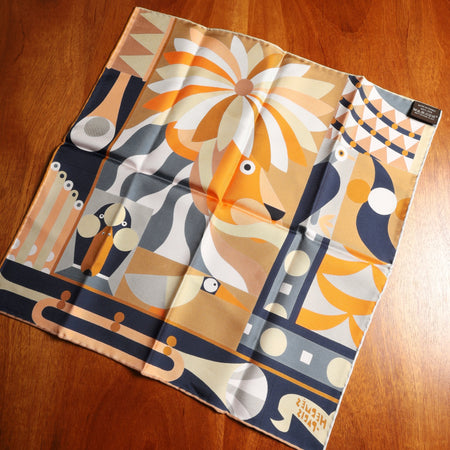 エルメス スカーフ カレ45 Parade en Fanfare Detail パラード・アン・ファンファーレ・デタイユ SILK100%