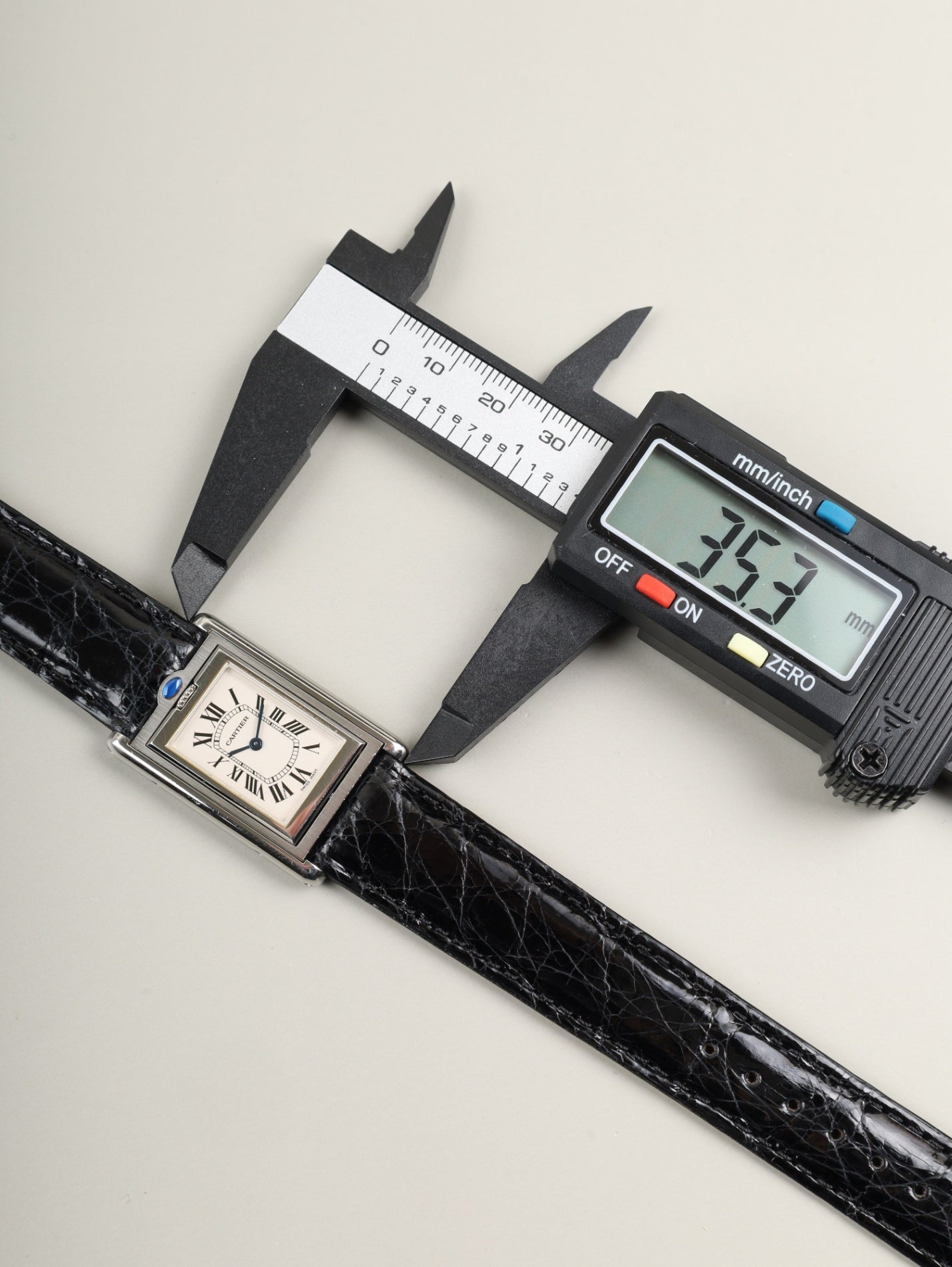 カルティエ タンク バスキュラント MM W1011258 / 2405 クォーツ Cal.059 SS 革 純正ピンバックル（SS） ホワイトローマン文字盤 オーバーホール済み