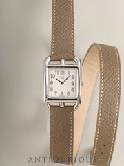 Hermès Cape Cod CC1.210.220 / HJE Quartz Caliber 976.001 Stainless Steel Leather Strap with Genuine Stainless Steel Buckle, Silver Arabic Dial, Box, Booklet, Warranty Card (2002 / Personalized), Overhauled