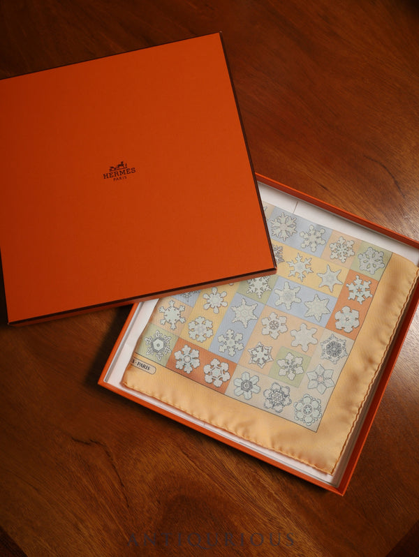 エルメス スカーフ カレ45 雪の結晶 SILK100% 箱