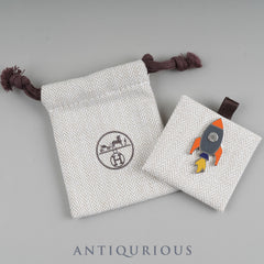 エルメス バッジ スペースH メタル/PP 台紙 保存袋