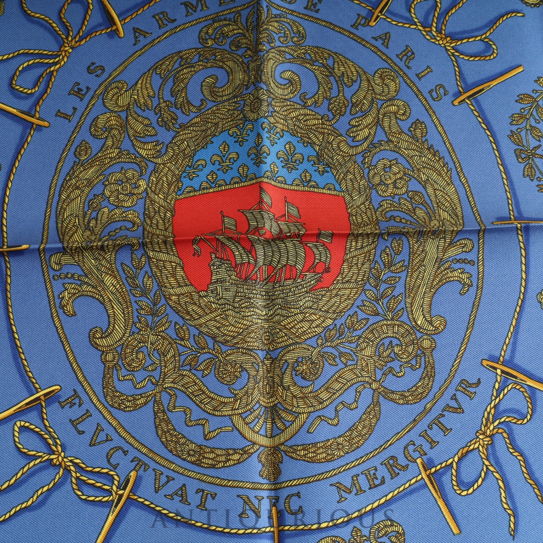 Hermes scarf Carré 45 Paris coat of arms A weapon that will never sink, even if it floats 100% SILK