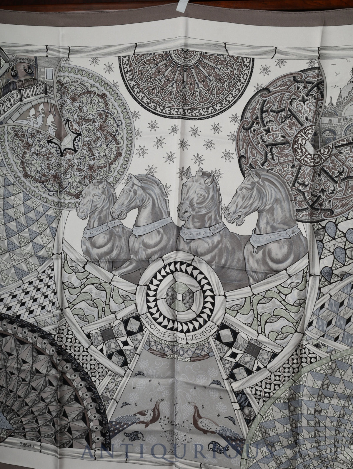 Hermès Scarf Carre 90 TROPHEES de VENISE Trophies of Venice 100% Silk