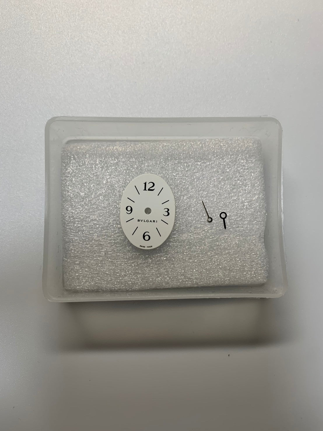 ブルガリ オーバル OV27G クォーツ Cal.MVE065-MBBB 750YG 革 純正ピンバックル（750YG） ホワイト / ダイヤ文字盤（SWISS MADE表記）  冊子 保証書（1999年）オーバーホール済み