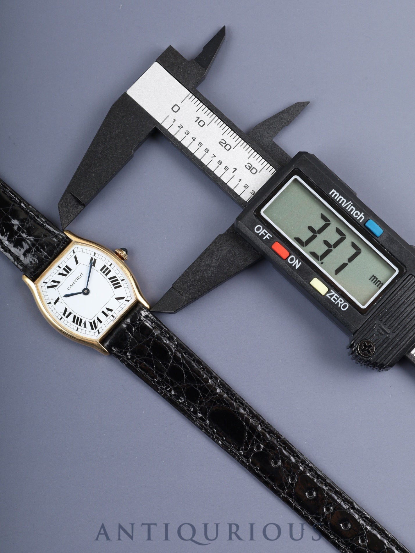 カルティエ トーチュ LM 10712 手巻き Cal.7001（プゾー）750YG 革 純正尾錠（750YG）ホワイトローマン文字盤（PARIS表記）  純正革ベルト オーバーホール済み