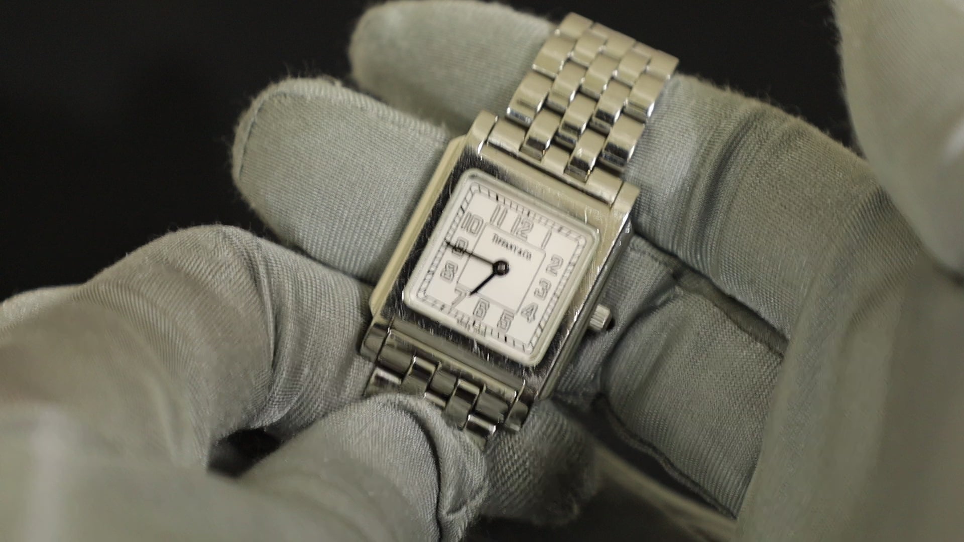 ティファニー クラシックローマン ユニセックス 34mm 美品 電池交換済 箱付 ティファニー クラシックスクエア 525.1030 クォーツ Cal.901.001 SS