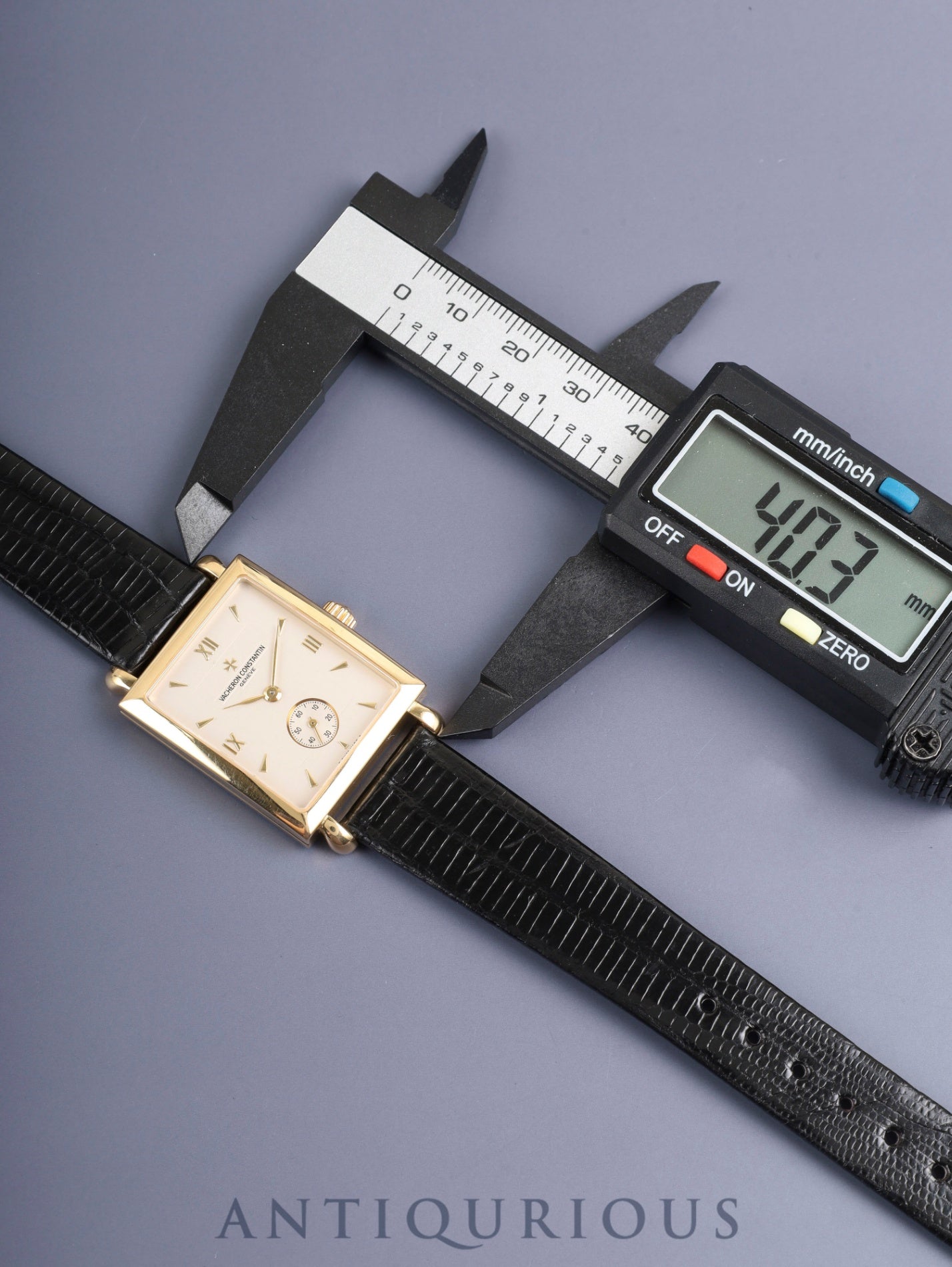 ヴァシュロン・コンスタンタン ヒストリーク キャビノチェ 91001/000J-8389 手巻き Cal.1017 750YG 革 純正ピンバックル（750YG） アイボリー文字盤（SWISSMADE表記 / σダイアル）箱 保証書（年代未記載）ケース 冊子 純正レザーベルト付き オーバーホール済み