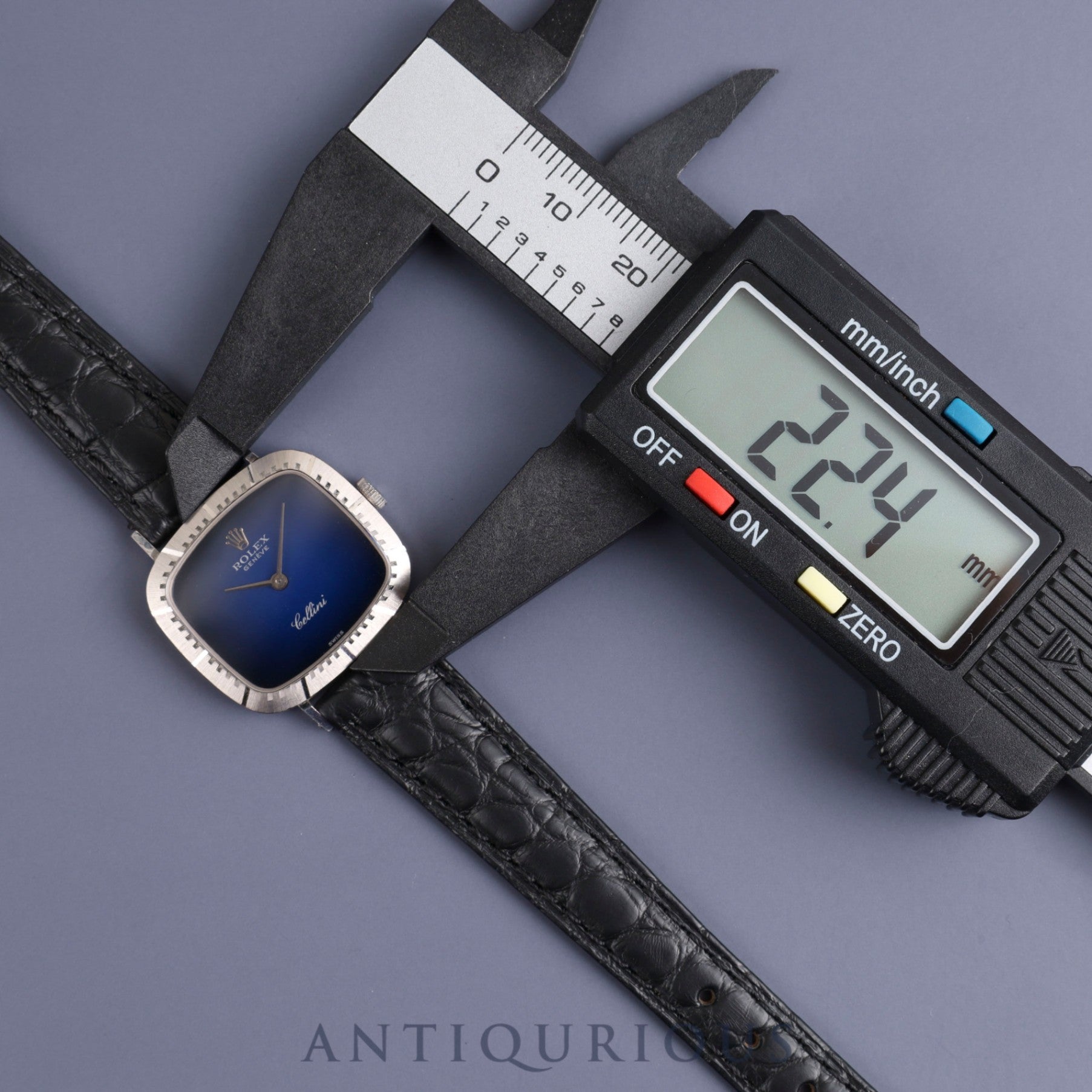 Rolex Cellini 4084 Manual winding 750 Leather Genuine buckle (SS) Blue gradient dial No. 43 (1975) Overhauled