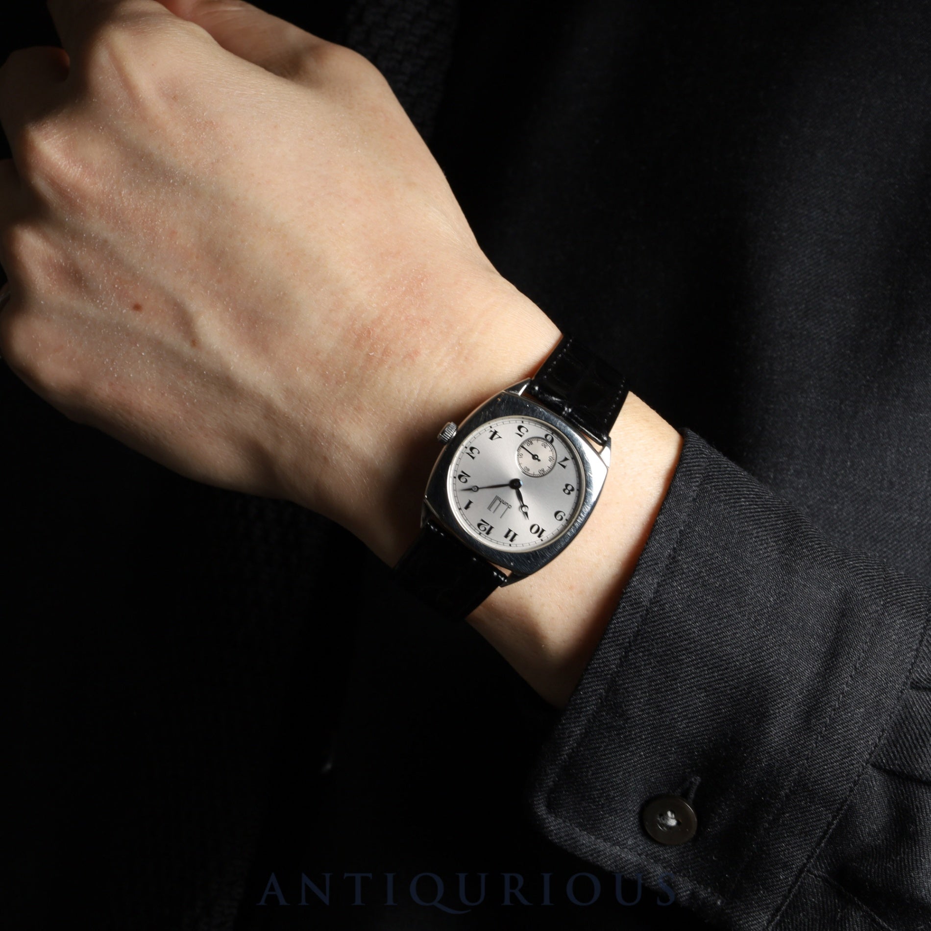 ダンヒル センテナリー クッションケース 115 手巻き Cal.7001  革 純正尾錠（SS）シルバーアラビア文字盤  箱 保証書（1996年）オーバーホール済み