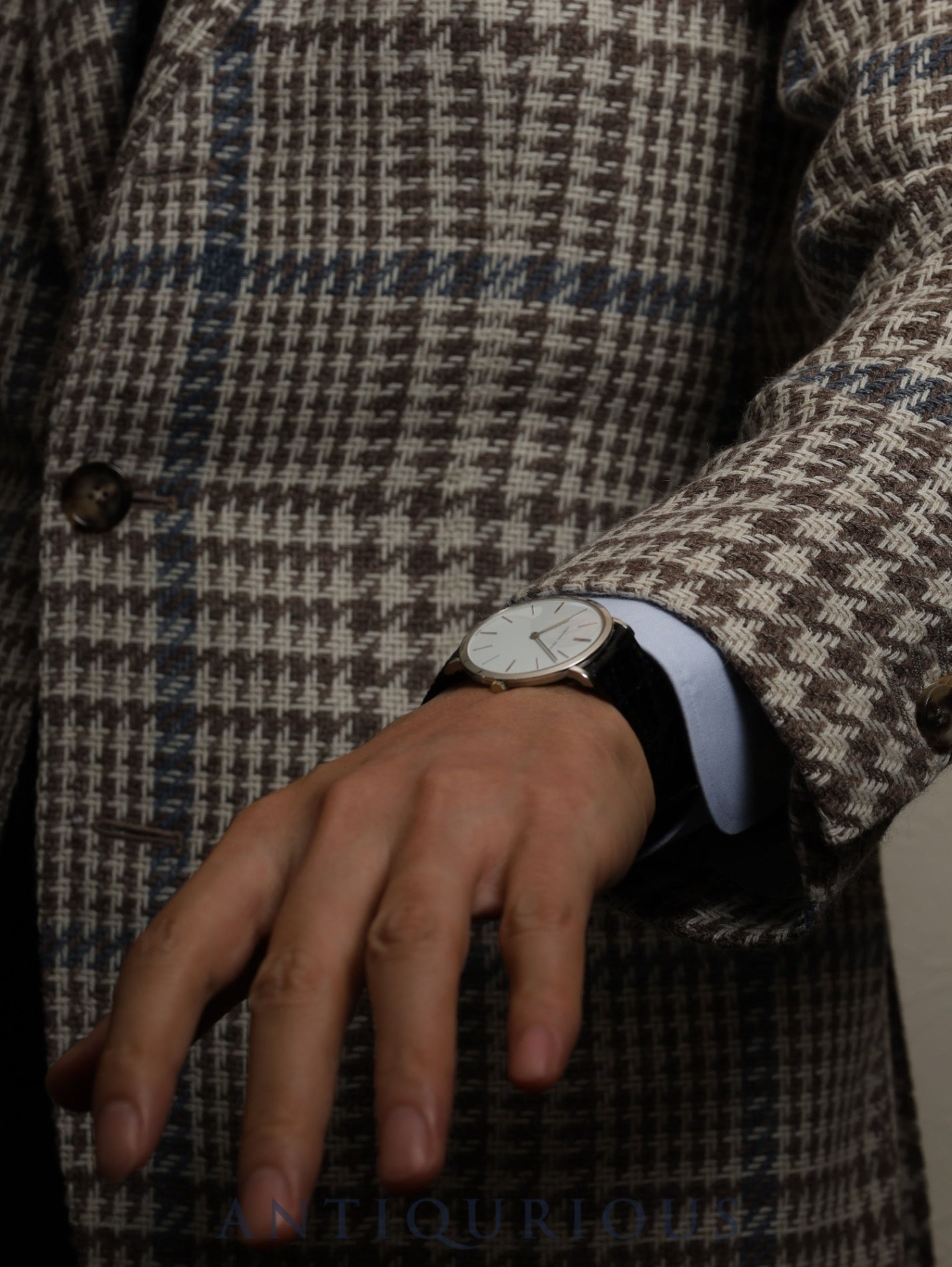 オーデマ・ピゲ エクストラフラット 手巻き Cal.K.2001/1A 750 純正革ベルト（使用感あり）純正尾錠（750）ホワイト文字盤 オーバーホール済み