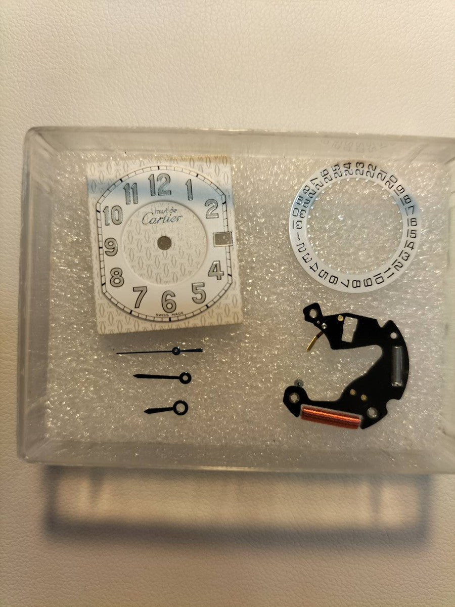 Cartier Must Tank GM (XL) 2414 Quartz Caliber 687 SV925 with genuine leather strap and genuine D-buckle (Stainless steel). Telephone Arabic dial (SWISS MADE inscription). Circa 1999-2003. Overhauled.