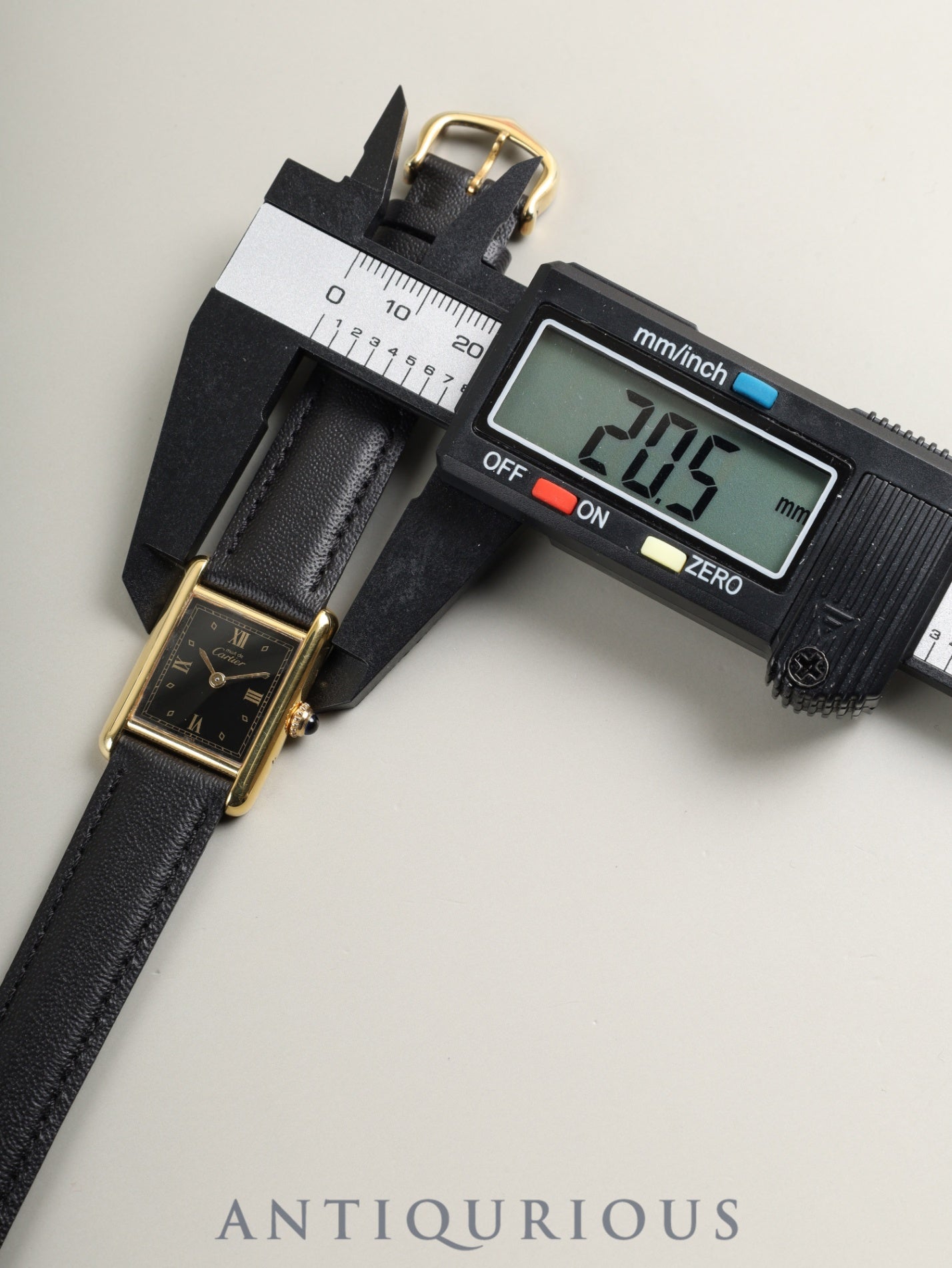 カルティエ マストタンク SM 5057001 クォーツ Cal.057 SV925 純正ピンバックル（GP）ブラック飛びローマン文字盤（SWISS表記）オーバーホール済み 新品仕上げ済み