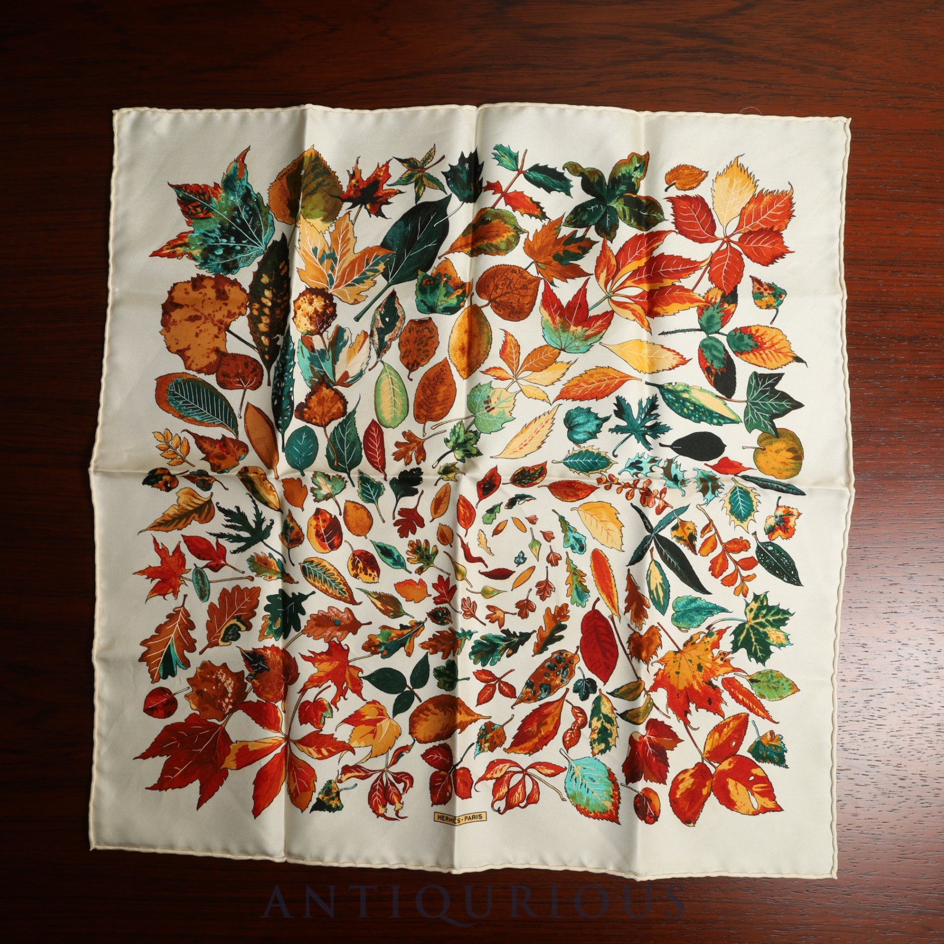 エルメス スカーフ カレ45 Tourbillon 渦巻き SILK100% | 東京銀座の