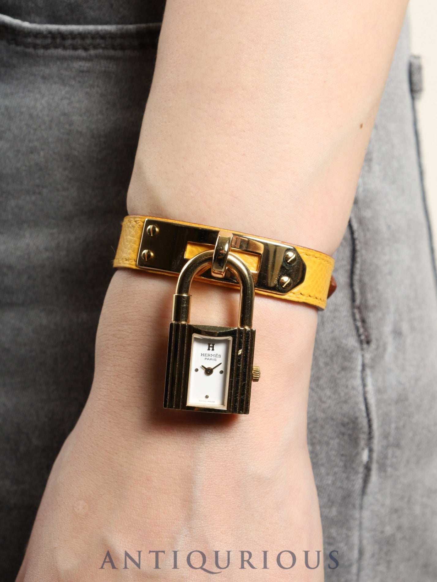 エルメス ケリーウォッチ KE1.210 クォーツ Cal.100.106 GP 純正革ベルト（□A刻印：1997年 ） 純正尾錠（GP） ホワイト文字盤 箱 ケース 冊子 保証書（2001年）オーバーホール済み