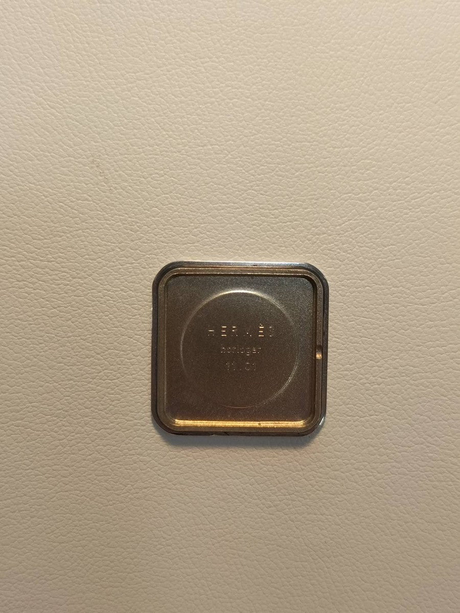 エルメス メドール 11.01 クォーツ Cal.976.001 GP 純正革ベルト（◯Y刻印：1995年） 純正ピンバックル（GP） ホワイト文字盤 箱 冊子 タグ 保証書（1995年）オーバーホール済み