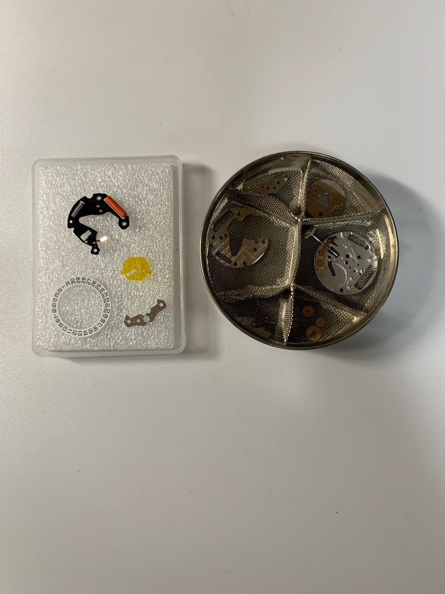 カルティエ マストタンク GM（XL） W1014154 / 2414 クォーツ Cal.687 SV925 革 純正尾錠（SS） ホワイト飛びローマン文字盤（SWISS MADE表記）オーバーホール済み