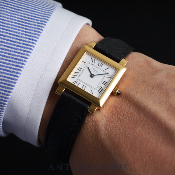 ショパール クラシック スクエア 127366 クォーツ Cal.976.001 750 カミーユ・フォルネ社製革ベルト 純正尾錠（GP） ホワイトローマン文字盤 箱 原産地証明書（2015年） 冊子 オーバーホール済み