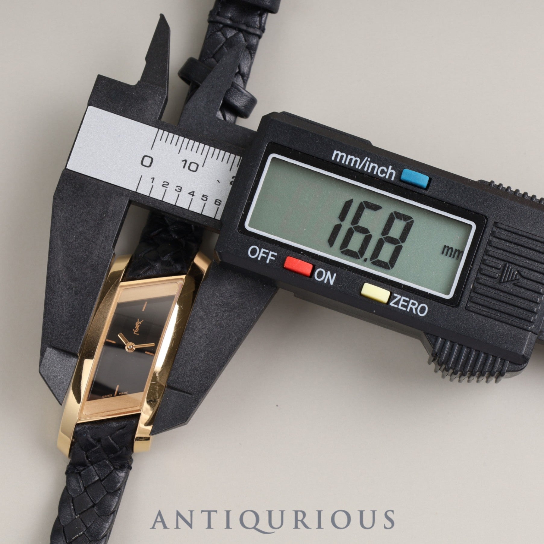 YVES-SAINT-LAURENT RECTANGULAR Quartz Cal.E01001 750 Genuine leather strap Genuine buckle (750) Black dial