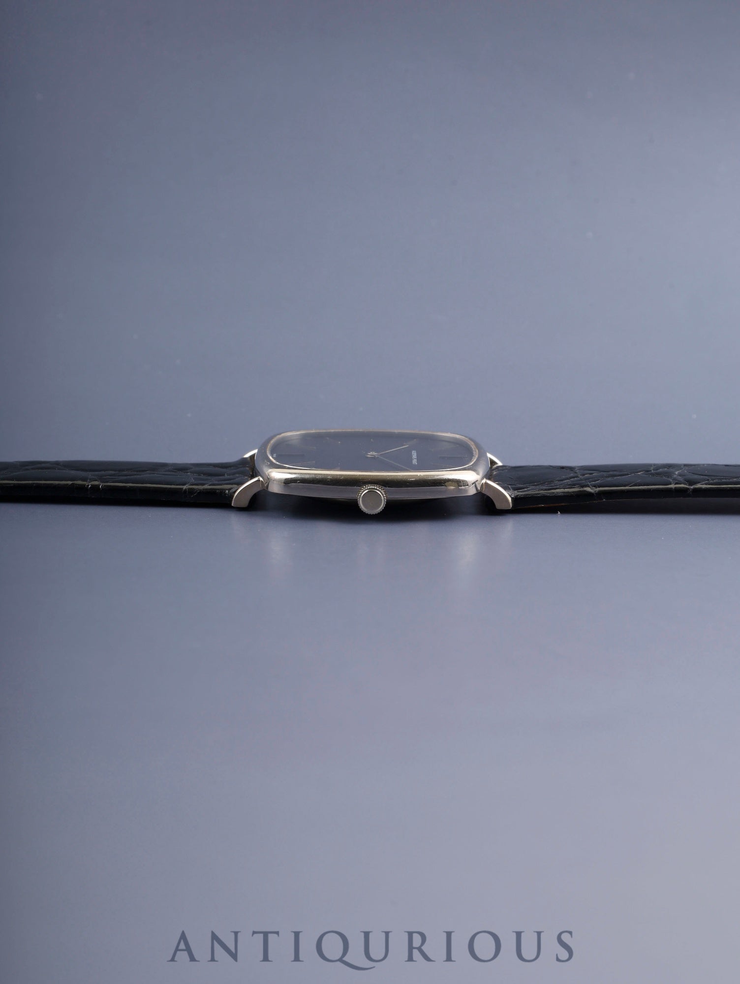 オーデマ・ピゲ スクエアケース 5410 手巻 Cal.2001/1A 750WG 革 純正ピンバックル（750WG）ネイビー文字盤 ケース 保証書（1976年）オーバーホール済み