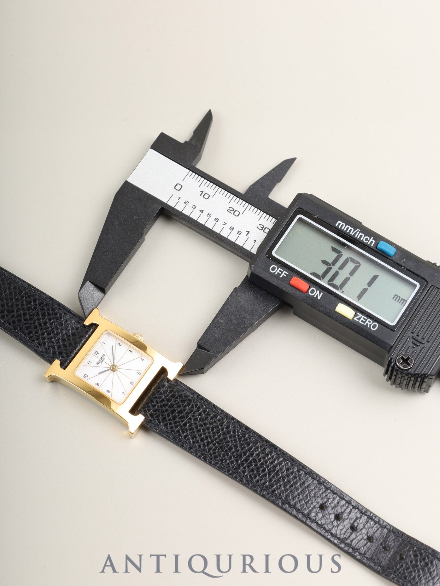 エルメス Hウォッチ HH1.201 クォーツ Cal.100.106 SS 純正革ベルト（□F刻印：2002年）純正ピンバックル（SS）ホワイト文字盤アラビア（SWISS MADE表記）箱 冊子 保証書（2003年）オーバーホール済み